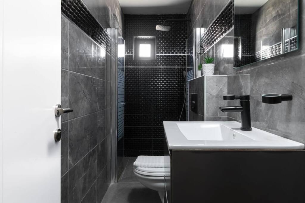 אשראם 8: מרפסת מודרנית במיקום מרכזי Apartment Eilat Exterior photo